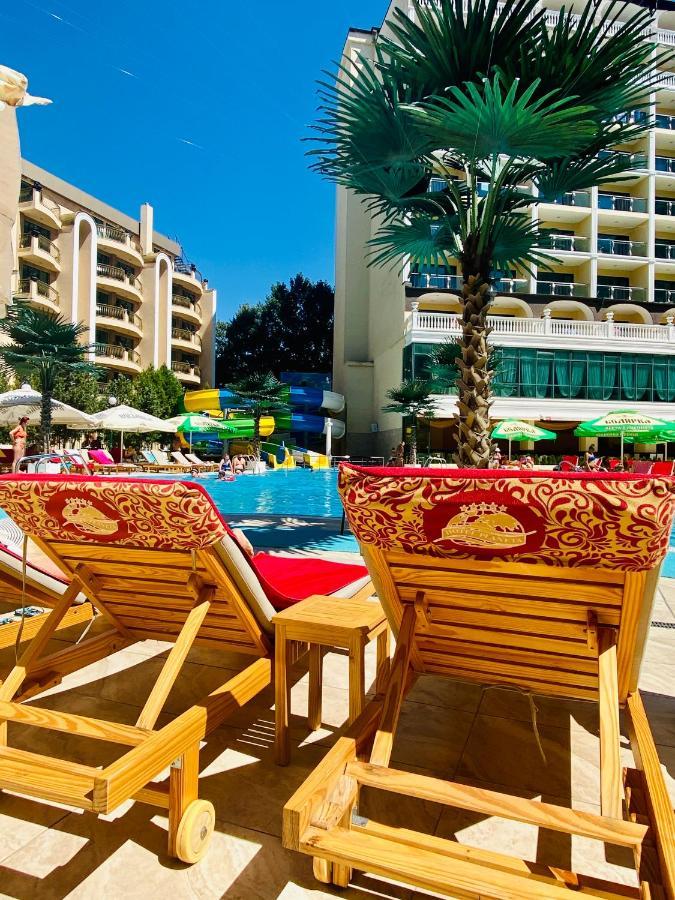 Planeta Hotel & Aquapark Free Beach Access 阳光海滩 外观 照片 The swimming pool at the hotel