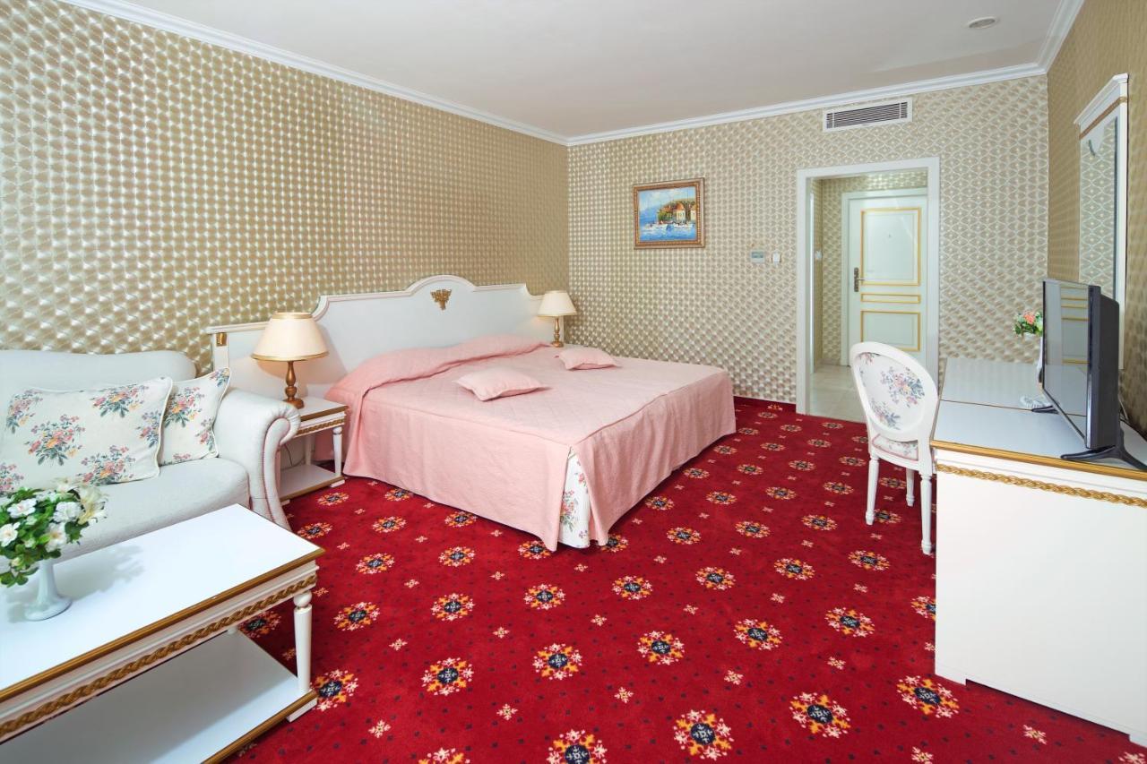 Planeta Hotel & Aquapark Free Beach Access 阳光海滩 外观 照片 A room at the hotel