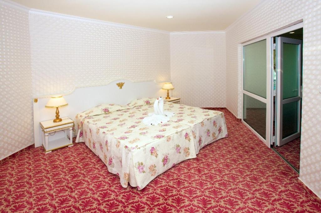 Planeta Hotel & Aquapark Free Beach Access 阳光海滩 外观 照片 A room at the hotel