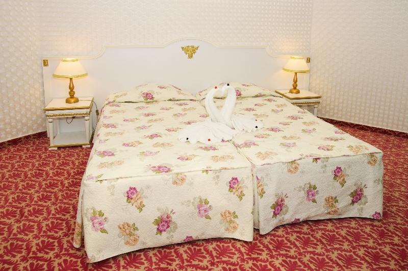 Planeta Hotel & Aquapark Free Beach Access 阳光海滩 外观 照片 A bed with a bedsheet