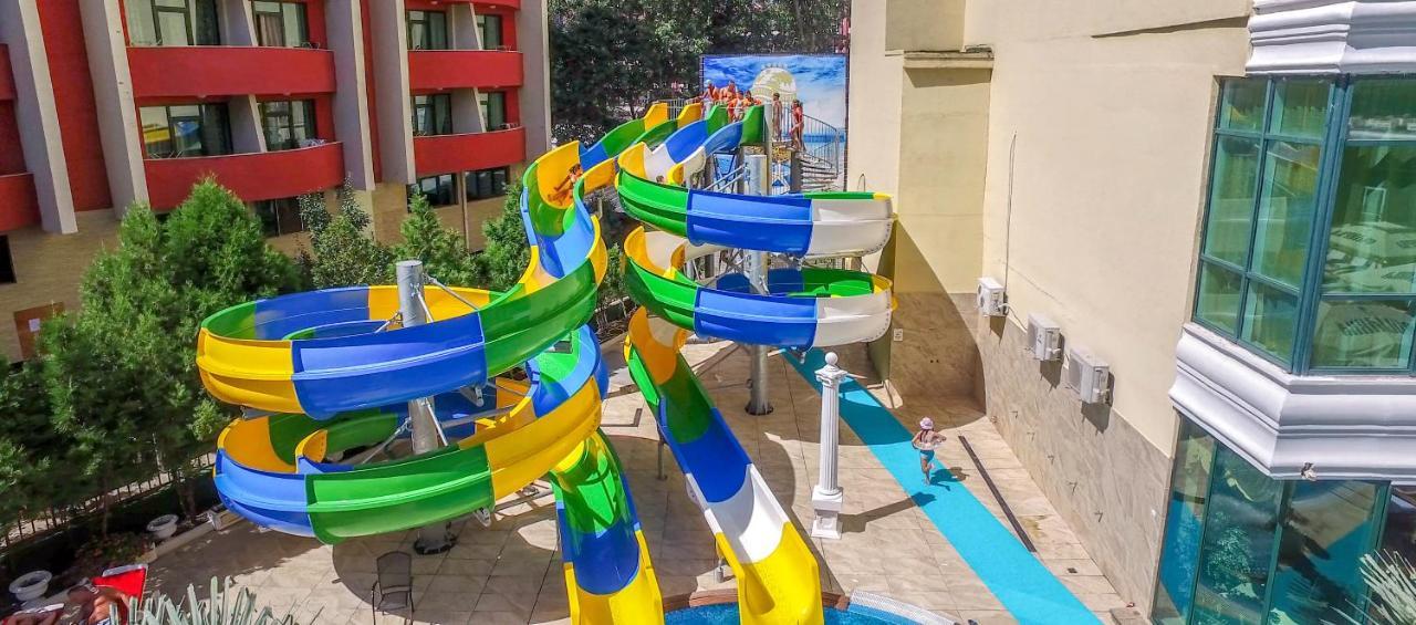 Planeta Hotel & Aquapark Free Beach Access 阳光海滩 外观 照片 Water park in the hotel