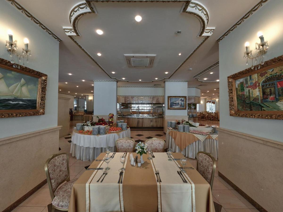 Planeta Hotel & Aquapark Free Beach Access 阳光海滩 外观 照片 The restaurant